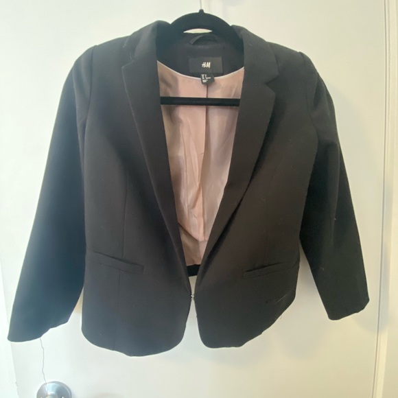 Cropped black blazer - Picture 2 of 4